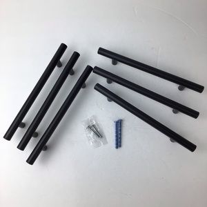 Set of 6 modern drawer/cabinet pulls in bl…